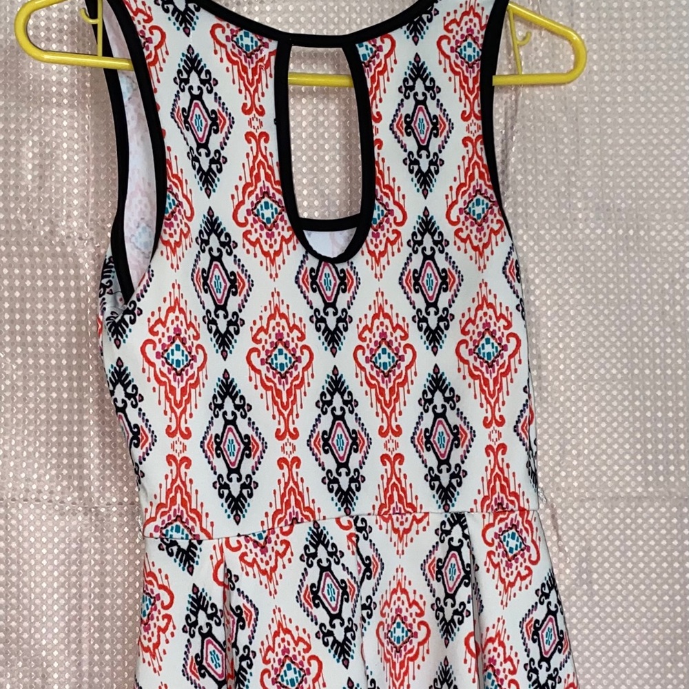 Light Spring dress! - Picture 6 of 6